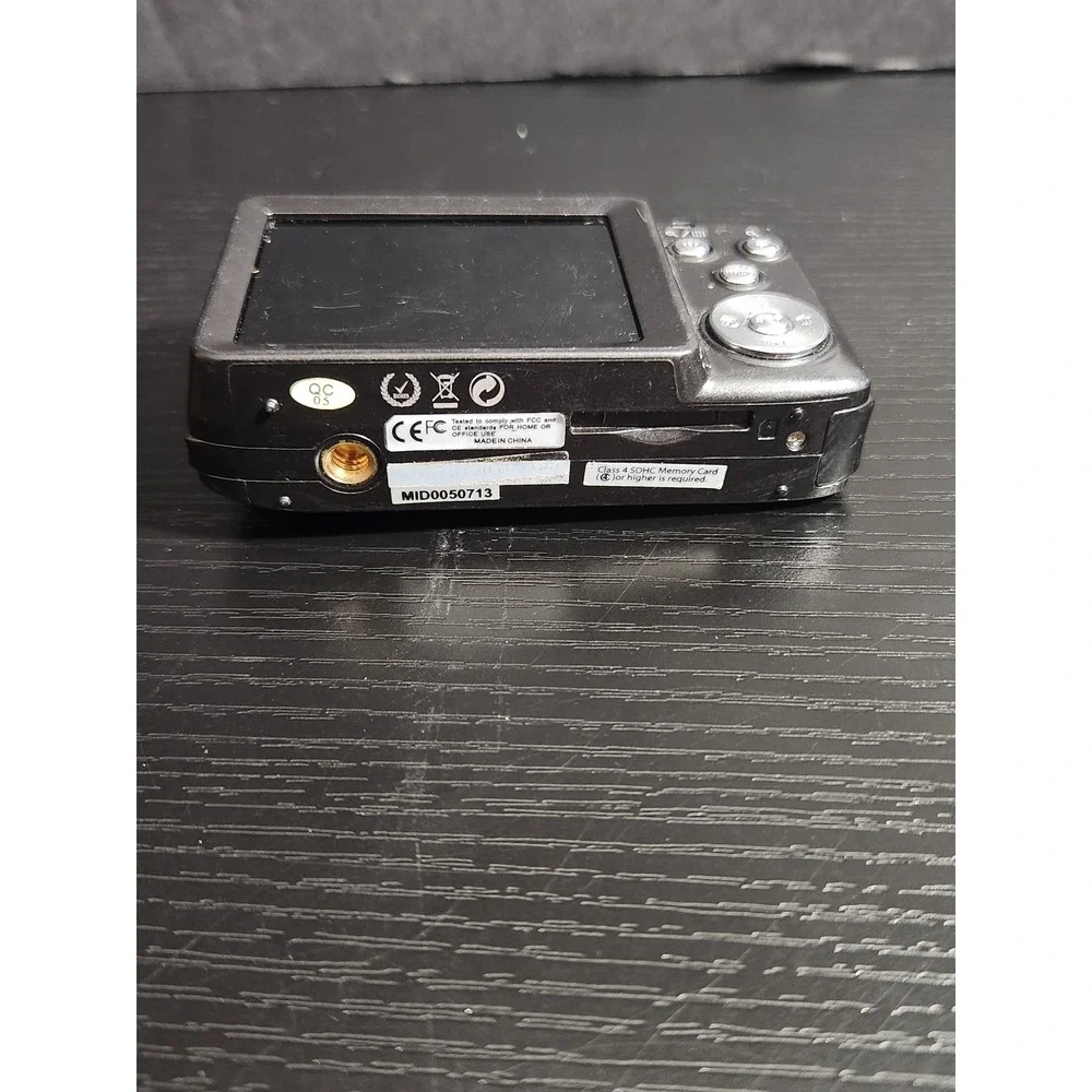 Vivitar ViviCam F128 Black Digital Camera 12MP 2.4 Inch LCD‎ AS IS UNTESTED